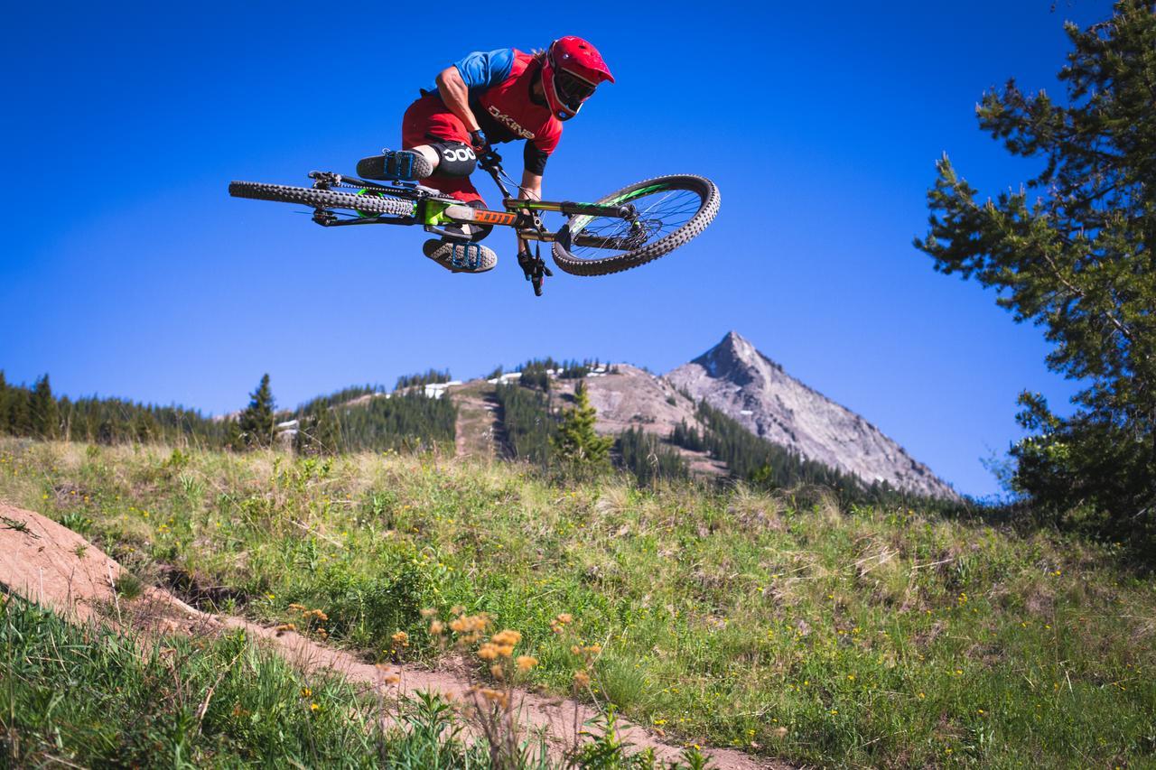 グランド ロッジ クレスティド ビュート Mount Crested Butte エクステリア 写真
